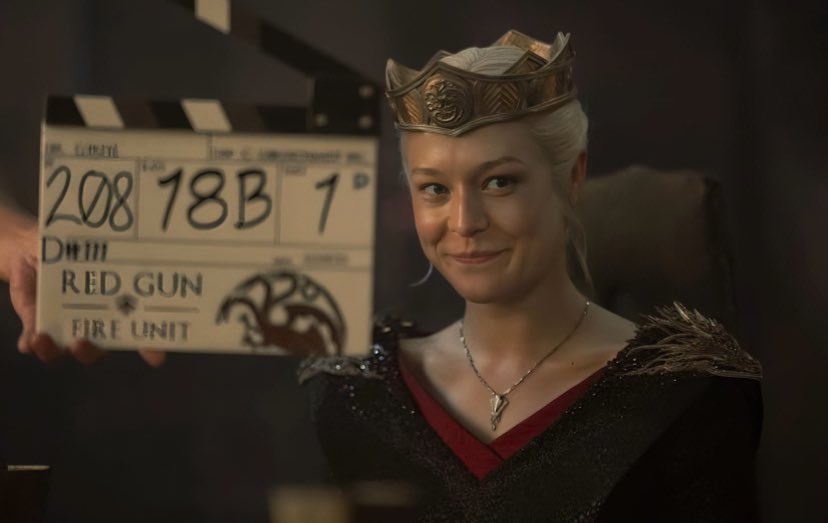 arquivodarcy's tweet image. 🚨| Novas fotos de Emma nos bastidores de house of the dragon
Elu sorridin na primeira foto ❤️🩹