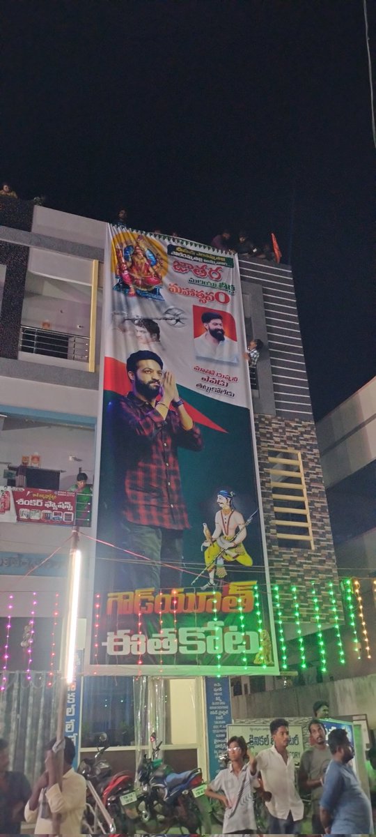 BOSS craze In Telugu States 💪
#ToxicTheMovie Telugu States Openings will be 🔥

<a href="/TheNameIsYash/">Yash</a> #YashBOSS