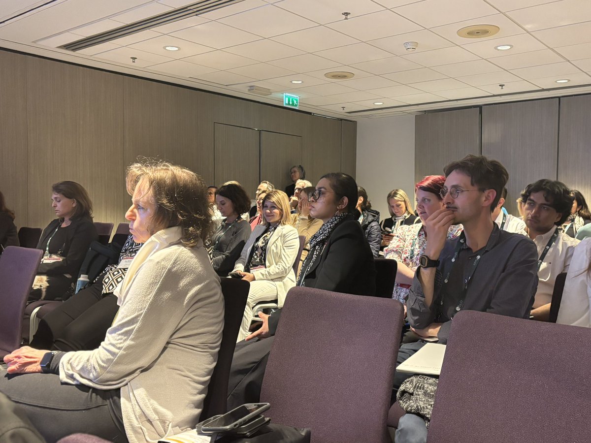 AnitaGuPath's tweet photo. @ISSVA_org  Paris 2025 Pathology Session Full Room, Exciting with Great Presentations and Discussions https://t.co/p5KpUPphj5