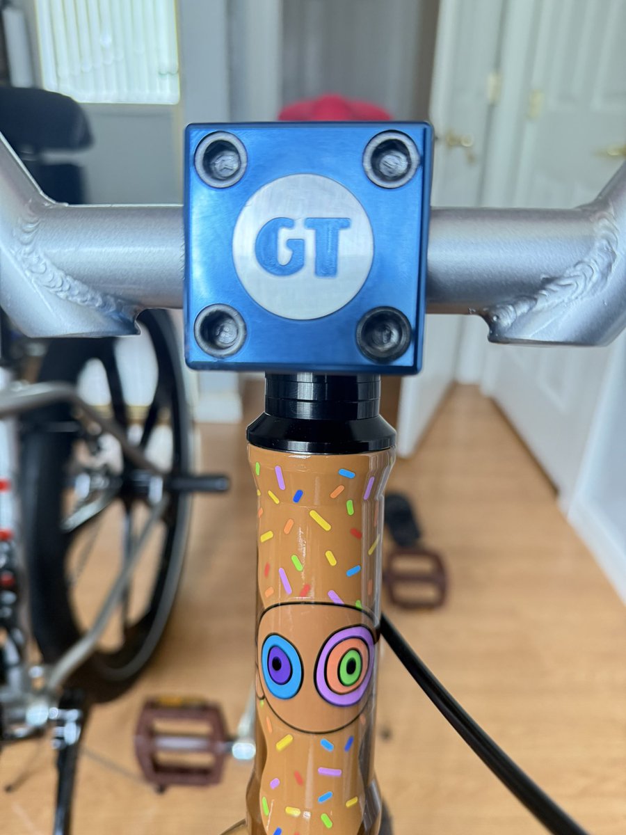 70impala206's tweet photo. Got a couple #gtbikes #bmx #cakeboy #mandalorian https://t.co/S712P17eHz