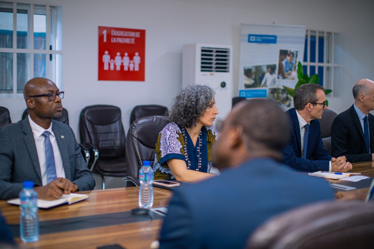 Coumba D. Sow (@coumbadsow) on Twitter photo Merci à SE Mr <a href="/ChrisGuilhou/">Christophe Guilhou</a>, Envoyé spécial de la France pour le Sahel et SE Mr <a href="/a_favereau/">Augustin Favereau</a> , Ambassadeur de France au Togo, pour la visite et les échanges sur la crise sahélienne.
Nous avons également discuté avec les chefs d’agence du programme que <a href="/UN_Togo/">Nations Unies Togo</a> met en œuvre en Merci à SE Mr <a href="/ChrisGuilhou/">Christophe Guilhou</a>, Envoyé spécial de la France pour le Sahel et SE Mr <a href="/a_favereau/">Augustin Favereau</a> , Ambassadeur de France au Togo, pour la visite et les échanges sur la crise sahélienne.
Nous avons également discuté avec les chefs d’agence du programme que <a href="/UN_Togo/">Nations Unies Togo</a> met en œuvre en
