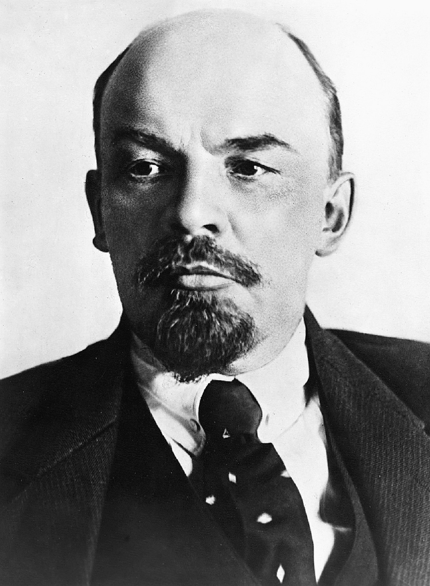 LeninWasBased_'s tweet photo. Another happy &amp; glorious birthday to Vladmir Lenin. The revival of fascism in Europe and the acceleration of world capitalist counterrevolution are why the October Revolution needs to be studied more than ever.

Death to fascism! Workers of the world, unite!
#Socialism #Lenin155 https://t.co/BL5SFEhXqM