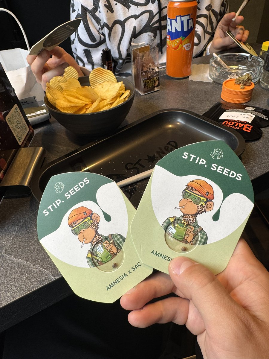 <a href="/StonedApeCrew/">Stoned Ape Crew</a> community meet up Amsterdam 🐒 thanks <a href="/Sharkymoeder/">🦈 🔑</a> for hosting 🙏🙏🤙