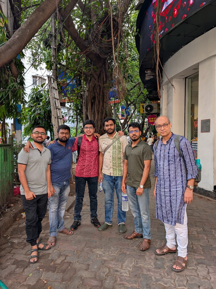 SpinLab_IISERK's tweet image. A bittersweet farewell to Dr. Arpan Chatterjee from Spin Lab! 

Celebrated his PhD completion with a treat at Mocambo, Park Street. 

Now he’s off to São Paulo, Brazil for his postdoc. 

Wishing you success and sunshine ahead!