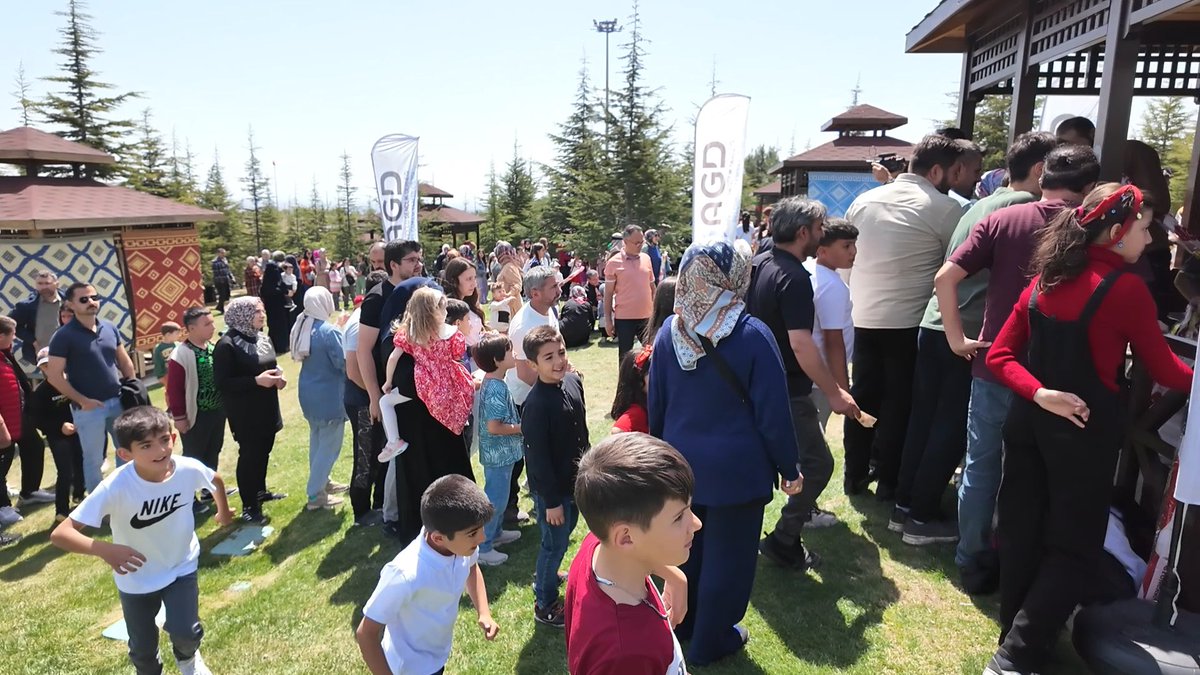agdkonyasubesi's tweet photo. Uçurtmalarımızı Gazze’nin Çocuklarının Özgürlüğüne Uçurduk https://t.co/qXyUOALNIK