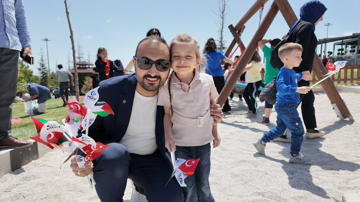 agdkonyasubesi's tweet photo. Uçurtmalarımızı Gazze’nin Çocuklarının Özgürlüğüne Uçurduk https://t.co/qXyUOALNIK