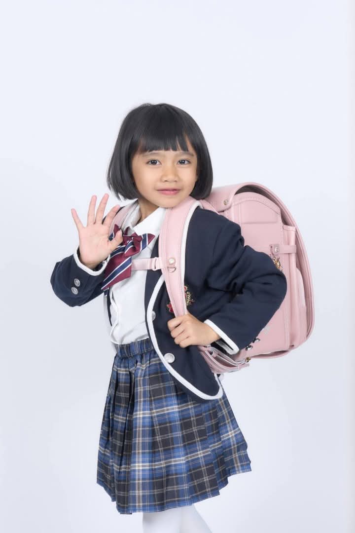 ランドセルメーカーのmodel写真撮影会で嬉しそうな娘ちゃん