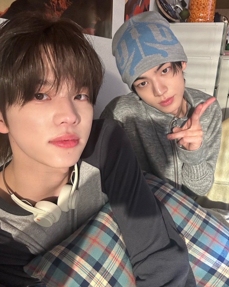 waveTWS's tweet photo. 250423 tws_pledis 인스타그램

🔗 https://t.co/2jT6tKDZI5

✌️✌️

#SHINYU #신유
#DOHOON #도훈
#TWS #투어스 #247WithUs https://t.co/FWiX3vaWgz