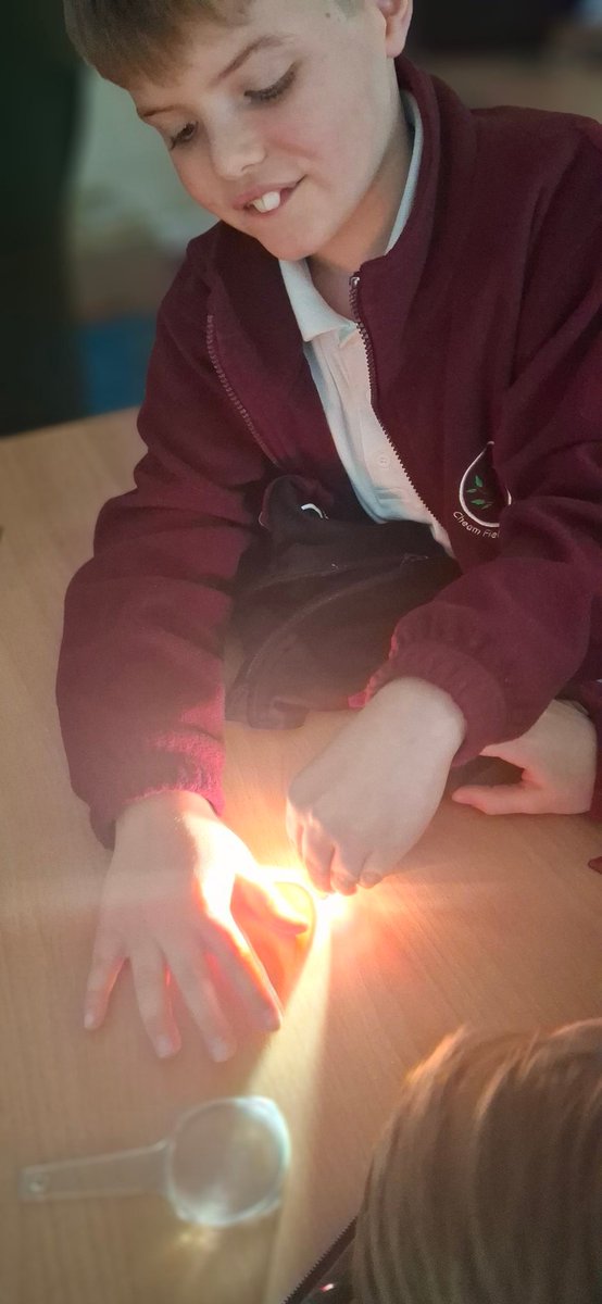 CFPSchool's tweet image. Year 3 scientists had a bright time today exploring which surfaces reflect light best! ✨ Lots of shiny discoveries made. #ScienceEducation #PrimaryScience #LightAndReflection
#WeAreLEO