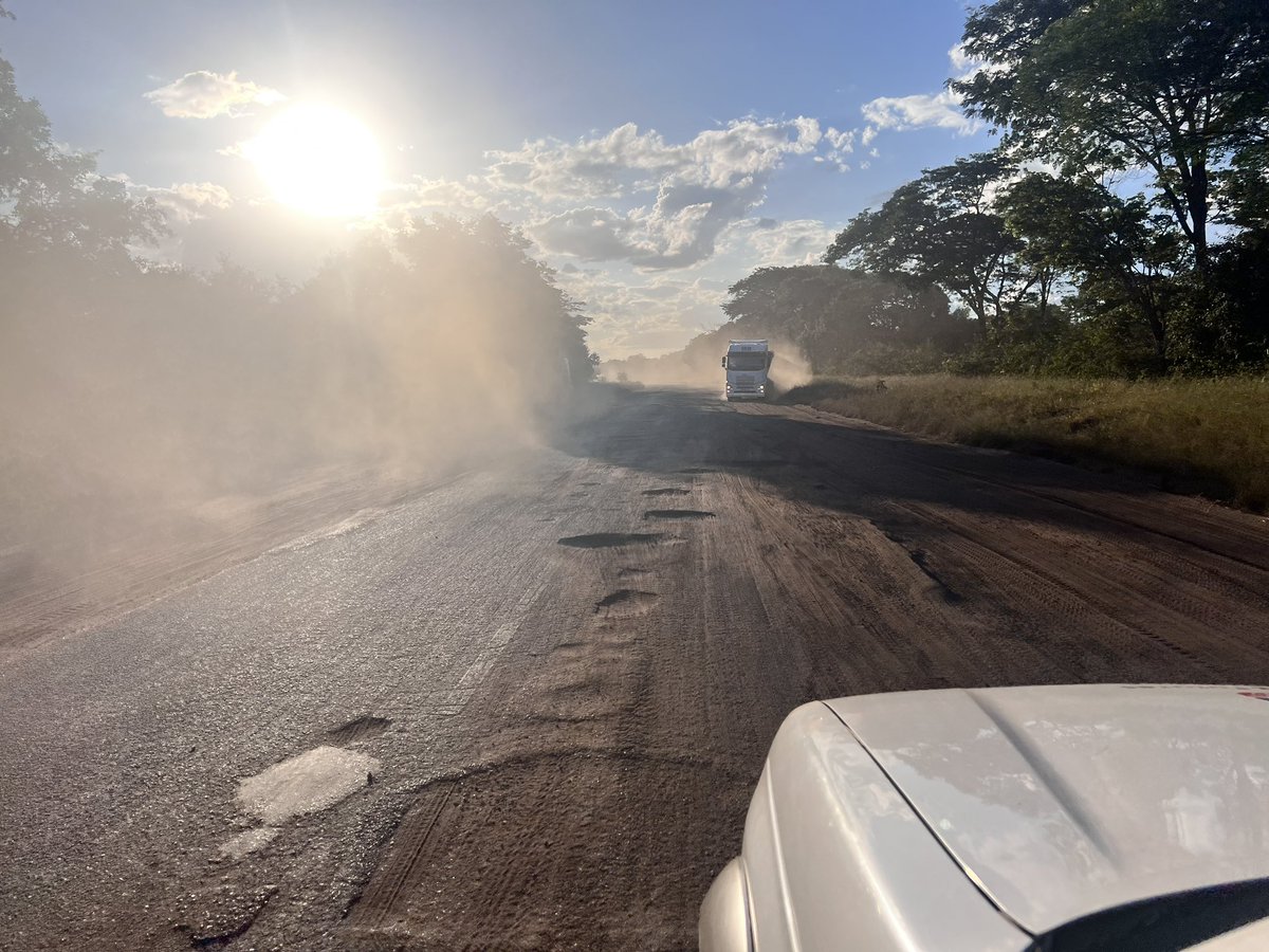 tinasheskies's tweet photo. @chrissy10charu @ZANUPF_Official Bulawayo Victoria Falls highway https://t.co/SX6wazyXQx