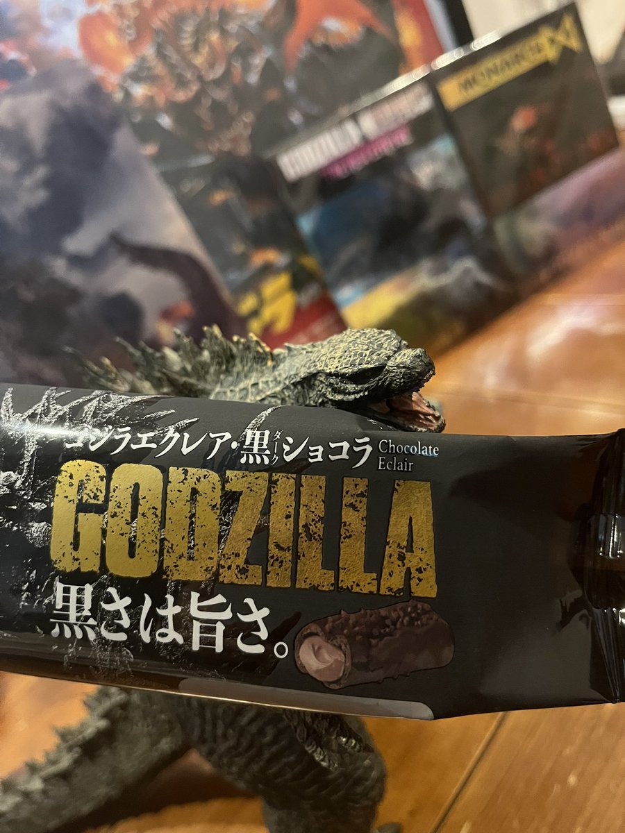 n02255082's tweet photo. #モンテールのゴジラスイーツ https://t.co/INAW2sZegM