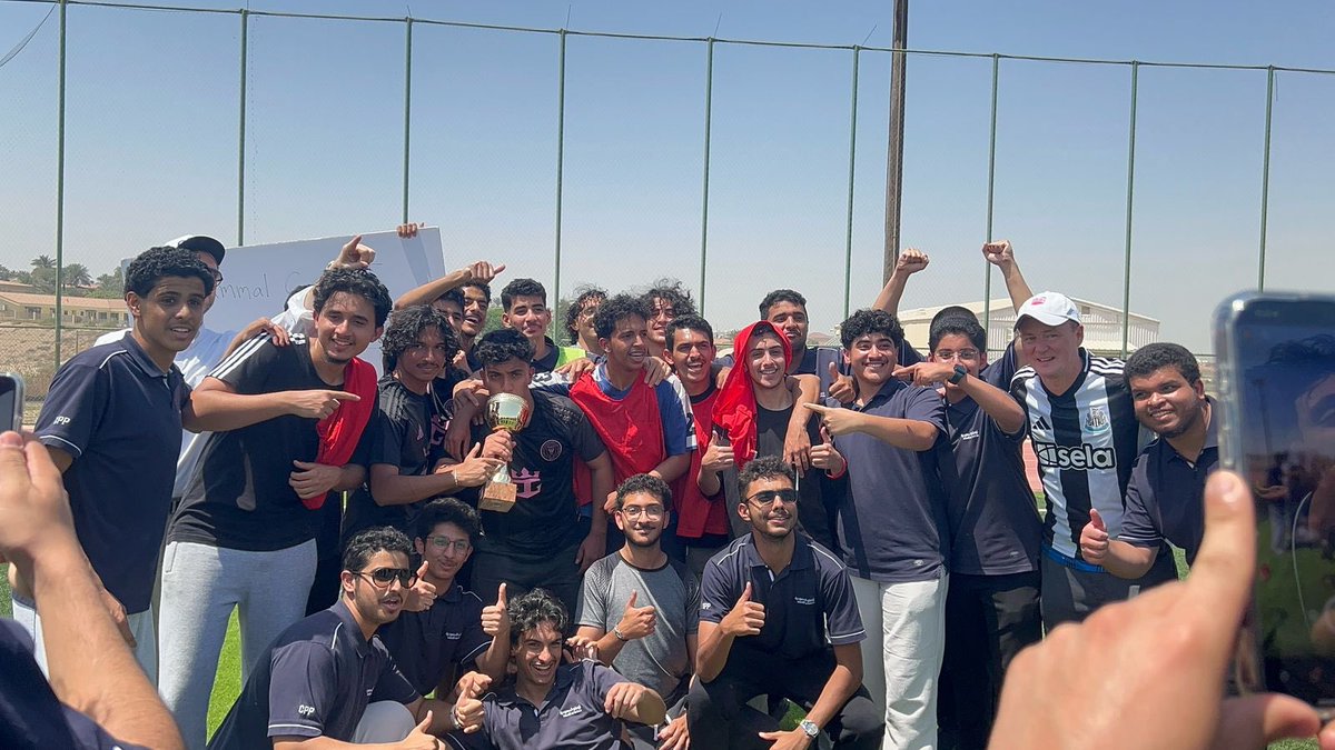 3/3 trophies accomplished 

Alt يشكي الحال