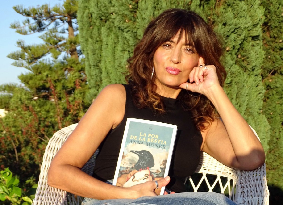 Revista Poble (@revistapoble) on Twitter photo Anna Moner: “La literatura ha de furgar en la naturalesa humana i mostrar-nos com som i què som capaços de fer”. #DiaDelLlibre #AnnaMoner #SantJordi <a href="/Anna_Moner/">Anna Moner</a>
revistapoble.net/2025/04/23/ann… Anna Moner: “La literatura ha de furgar en la naturalesa humana i mostrar-nos com som i què som capaços de fer”. #DiaDelLlibre #AnnaMoner #SantJordi <a href="/Anna_Moner/">Anna Moner</a>
revistapoble.net/2025/04/23/ann…