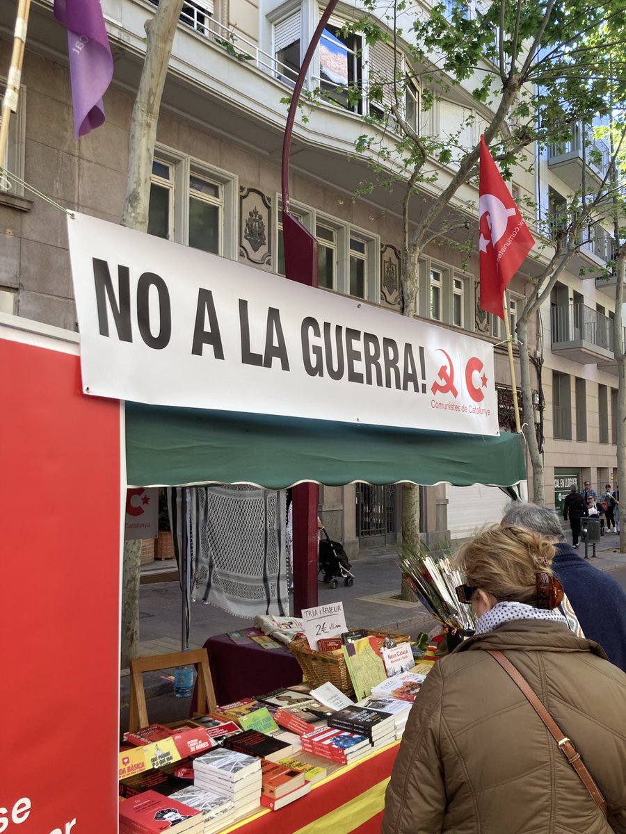 ComunistesSbd's tweet photo. 🌹Feu Sant Jordi comunista! 🐉

📍Ens podeu trobar a La Rambla, a la parada #74, entre els carrers Riego i Gurrea.

📚Veniu! https://t.co/okrVm2Ny3C