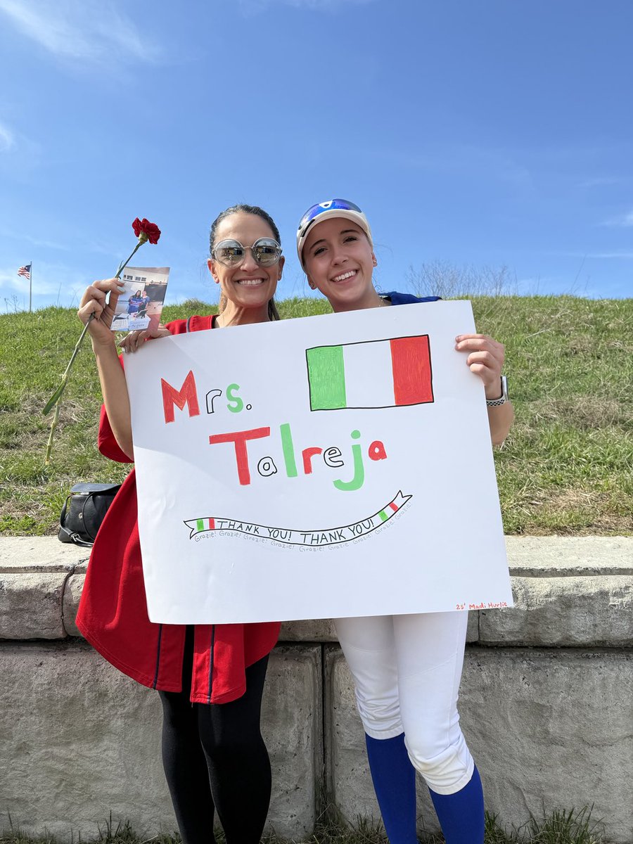 Beautiful night in Carmel for Teacher Appreciation night ⁦<a href="/CCSD_Athletics/">CCSD Athletics</a>⁩ ⁦<a href="/LoHud_Debbie/">‎✵ Debbie Schechter ‎︽✵︽⭐️ 💙💙💙💙💙</a>⁩ ⁦<a href="/LoHudSoftball/">Lohud Softball</a>⁩ ⁦<a href="/DirectRays/">Ray Gallagher 🇺🇸</a>⁩ ⁦<a href="/KDJmedia1/">Kevin Devaney Jr.</a>⁩