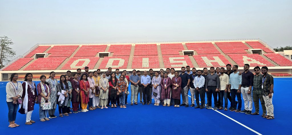 sports_odisha's tweet photo. ଗୋପବନ୍ଧୁ ପ୍ରଶାସନ ଏକାଡେମୀର ୮୦ ଜଣ ପ୍ରଶିକ୍ଷାର୍ଥୀ ଅଧିକାରୀ ଆଜି କଳିଙ୍ଗ ଷ୍ଟାଡିୟମ୍ ପରିଦର୍ଶନ କରିଥିଲେ। ଏଠାରେ ସେମାନେ ସମସ୍ତ ଭିତ୍ତିଭୂମି ଦେଖିବା ସହ ଷ୍ଟାଡିୟମର ସୁବିଧା ଓ କାର୍ଯ୍ୟକ୍ରମ ପରିଚାଳନା ବିଷୟରେ ଜାଣିବାର ସୁଯୋଗ ପାଇଥିଲେ। ଏହି ଭ୍ରମଣ ମାଧ୍ୟମରେ ସେମାନେ ଖେଳ ପ୍ରତିଷ୍ଠାନ ଓ ପ୍ରଶାସନିକ ବ୍ୟବସ୍ଥା ସହିତ ପରିଚିତ ହୋଇଥିଲେ।

#OdishaForSports