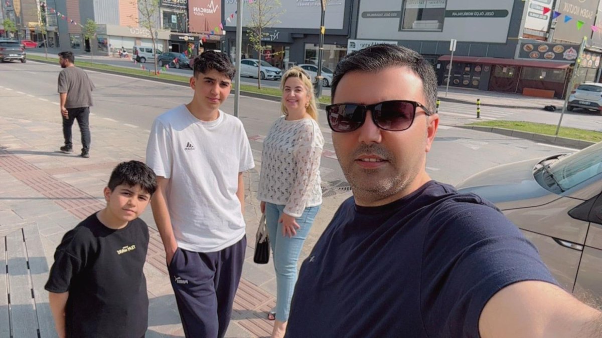 Egemenlik kayıtsız şartsız milletindir..

23 Nisan ulusal egemenlik ve çocuk bayramı kutlu olsun. Bu bayramı çocuklara armağan eden Gazi Mustafa Kemal Atatürk silah arkadaşları ve tüm şehitlerimizi minnetle anıyorum.