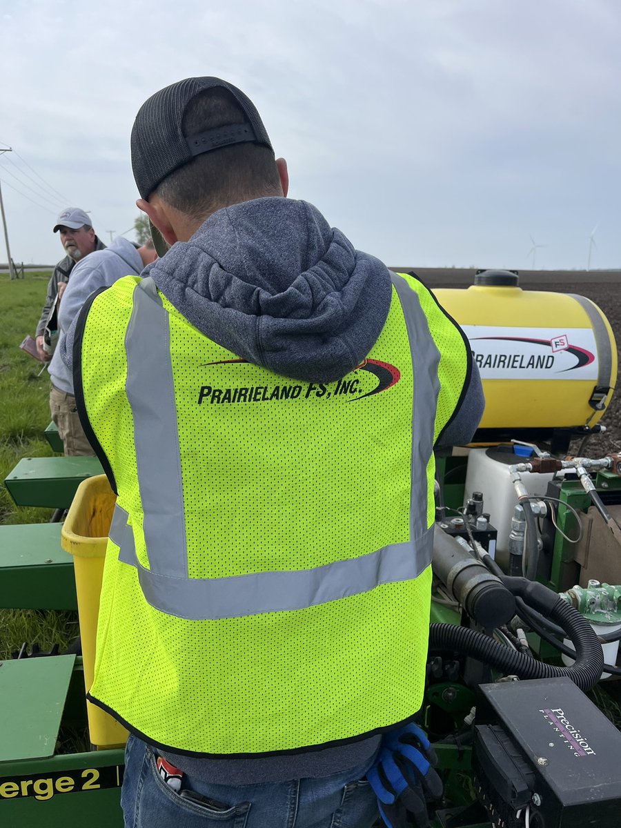Lots of seed went in the ground last week in the Praireland FS territory <a href="/InVISION_HiSOY/">FSInVISION_FSHiSOY</a>  <a href="/PrairielandFS/">Prairieland FS, Inc.</a>  <a href="/GROWMARK/">GROWMARK, Inc.</a>
