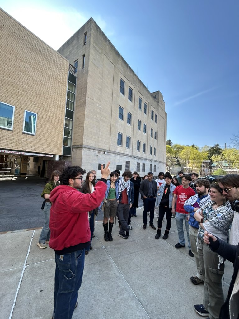 this guy just got out of court and hard asked this whole group to join dsa