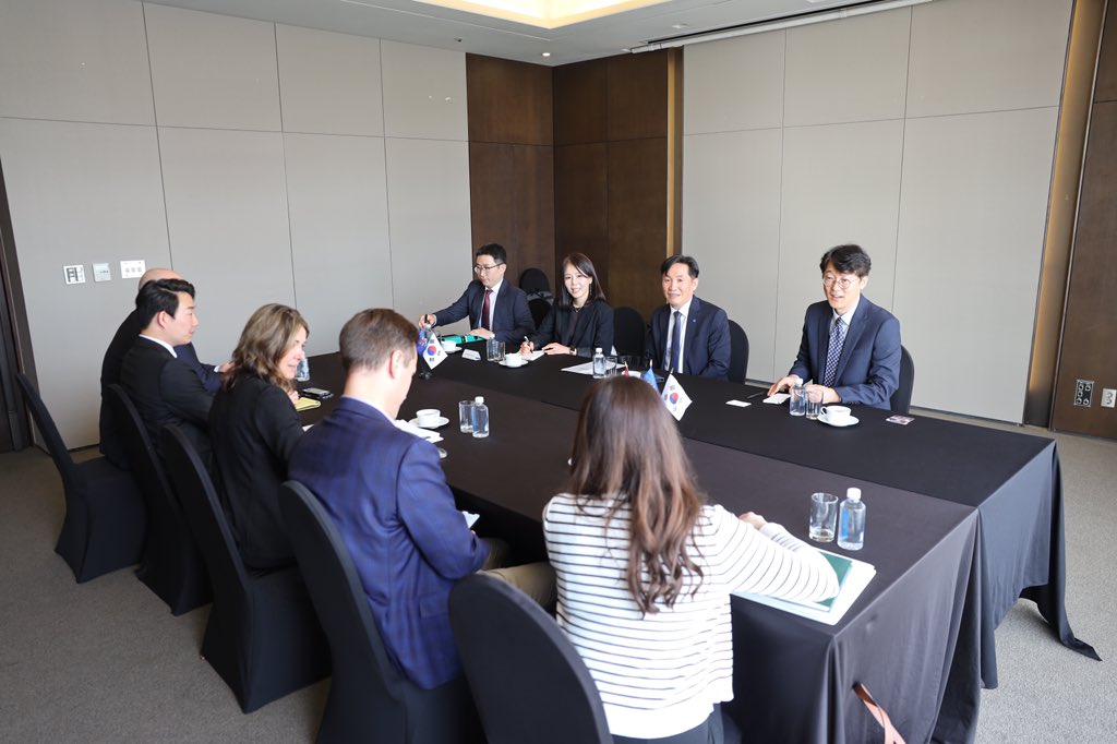 Danielle Smith (@abdaniellesmith) on Twitter photo Today I had the opportunity to meet with SK On Trading International, Korea National Oil Corporation <a href="/_knoc/">Korea National Oil Corporation</a>, and Korea Gas Corporation @mykogas. Alberta is committed to being one of South Korea's most trusted energy suppliers and we look forward to selling even more energy to Today I had the opportunity to meet with SK On Trading International, Korea National Oil Corporation <a href="/_knoc/">Korea National Oil Corporation</a>, and Korea Gas Corporation @mykogas. Alberta is committed to being one of South Korea's most trusted energy suppliers and we look forward to selling even more energy to
