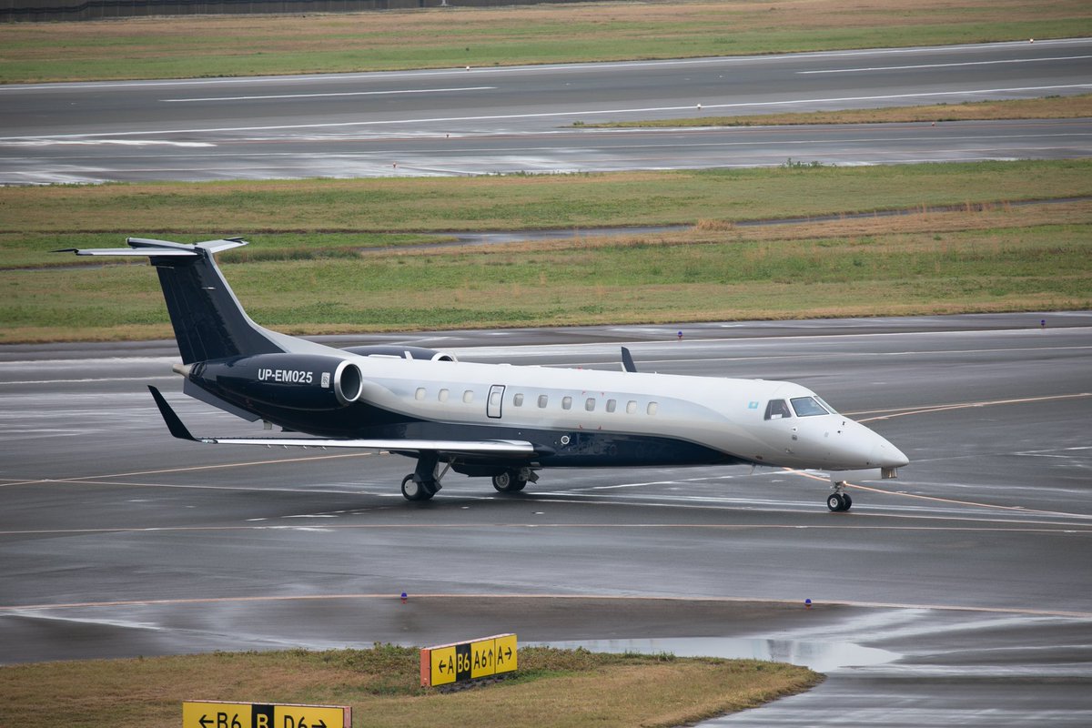 Mokuhyou2kg's tweet image. 白いハークが離陸したあとに降りて来たEmbraer Legacy650/UP-E025
2025/04/23    #rjgg   #セントレア