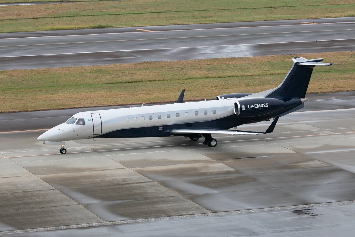 Mokuhyou2kg's tweet image. 白いハークが離陸したあとに降りて来たEmbraer Legacy650/UP-E025
2025/04/23    #rjgg   #セントレア