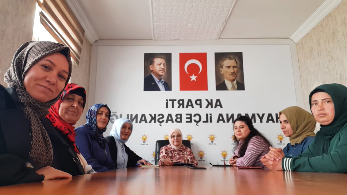 haymanaAKKADIN's tweet photo. Haftalık olağan yönetim  kurulu toplantımızı ilçe kadın kolları başkanımız @Bagciayten06 başkanlığında gerçekleştirdik hayırlara vesile olmasını temenni ediyoruz.
@tugbaisikercan 
@akgul_aysel https://t.co/9bdAmKTpad