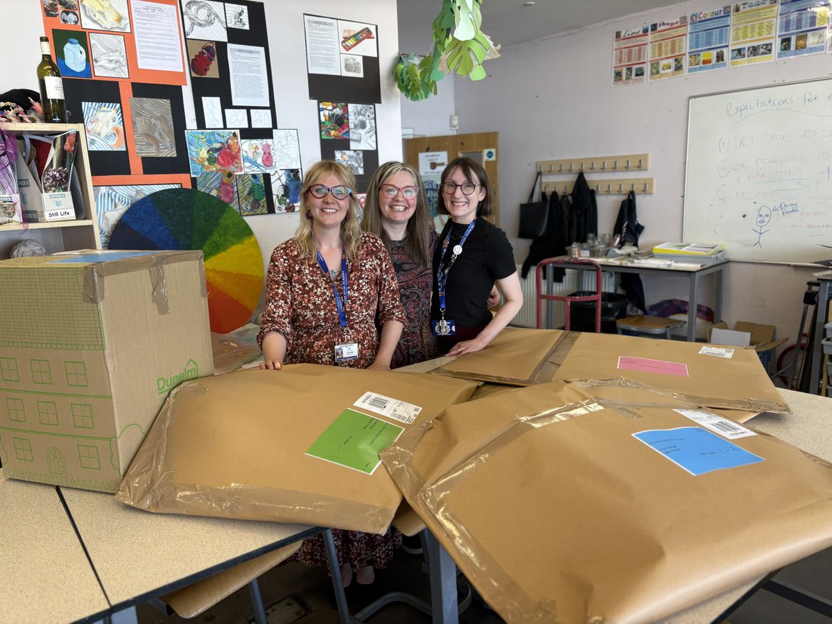 Irvine Royal Creative Arts (@iroyal_creative) on Twitter photo βοΈDREAM TEAMβοΈ
Art & Design folios packed and ready to go π₯³ <a href="/IrvineRoyalAcad/">Irvine Royal Academy</a> βοΈDREAM TEAMβοΈ
Art & Design folios packed and ready to go π₯³ <a href="/IrvineRoyalAcad/">Irvine Royal Academy</a>