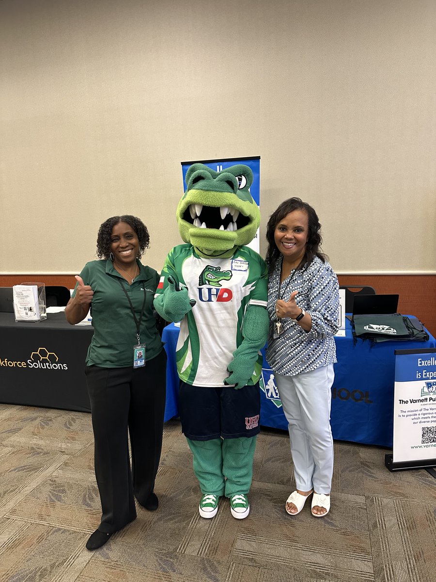 Our HR Department is out again today, this time talking to May 2025 college graduates from the University of Houston - Downtown, who are excited to enter the field of education! Go Gators!  Check out our current vacancies at varnett.org!