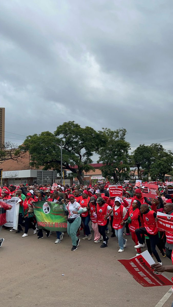 SADTU_Gauteng's tweet photo. [In Pictures]
SADTU National March

The SADTU National March Against Austerity took place this afternoon along in Pretoria.

The power of a united working class is unstoppable. https://t.co/pZavhrfKil