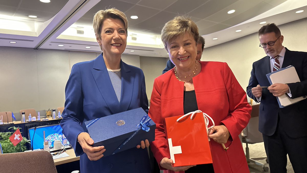 EFD_DFF (@efd_dff) on Twitter photo Spring Meetings of <a href="/IMFNews/">IMF</a> and @Worldbank: President <a href="/keller_sutter/">Karin Keller-Sutter</a> spoke with IMF Director <a href="/KGeorgieva/">Kristalina Georgieva</a> about international debt and the increased risks to financial stability due to the current tariff discussions. #IMFMeetings Spring Meetings of <a href="/IMFNews/">IMF</a> and @Worldbank: President <a href="/keller_sutter/">Karin Keller-Sutter</a> spoke with IMF Director <a href="/KGeorgieva/">Kristalina Georgieva</a> about international debt and the increased risks to financial stability due to the current tariff discussions. #IMFMeetings