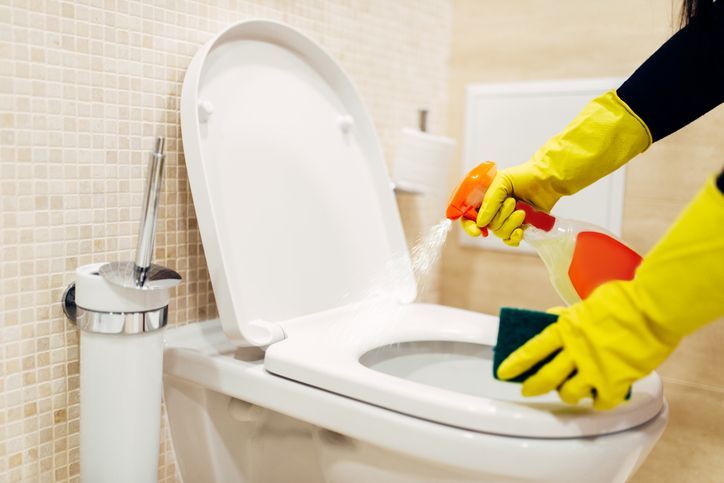 RegencyCleaning's tweet image. Your restroom’s #cleanliness is only as good as the tools you use. Visit our blog today to learn which #toolsandtechniques are best when creating a clean #bathroom environment for staff and customers. buff.ly/rWD3tTM #RegencyCleaningServices