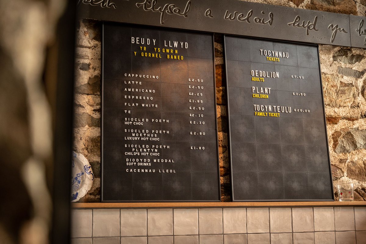 🏴󠁧󠁢󠁷󠁬󠁳󠁿Gall defnyddio ychydig o Gymraeg wneud gwahaniaeth mawr i’ch busnes. Cofiwch fanteisio ar y cymorth sydd ar gael gan Helo Blod 
ow.ly/kLBw50VFOyc #yrysgwrn #heloblod #croesocymru #cymraeg