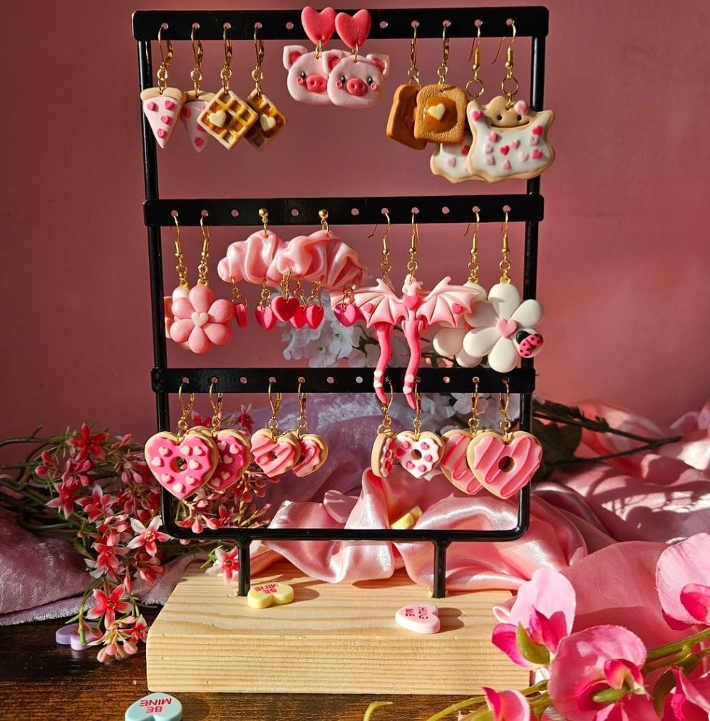 25% off Valentines pairs! They leave in 1 week!