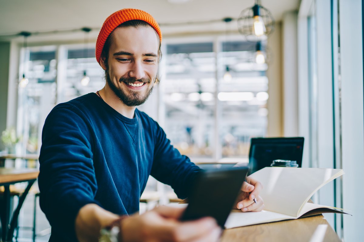 If you guessed £28,000, you’re spot on! That’s the average salary for a Digital Marketing Executive in the UK.

With experience, this can rise to £35,000+!

Our FREE Business &amp; Marketing courses can help you get started...

Click the link to enrol! 👇
freecoursesinengland.co.uk/digital-market…