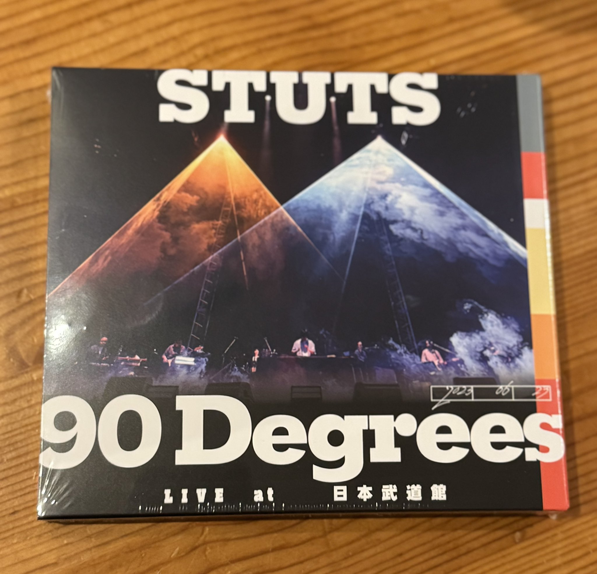 【在庫処分】“90 Degrees” LIVE at 日本武道館 [Blu-ra STUTS on X: 