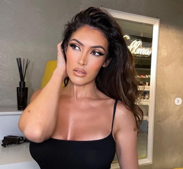 <a href="/aussiekingtoni/">toni 🇦🇱🇦🇺</a> <a href="/denisvlonjat822/">denisvlonjat822 🇦🇱</a> @DataEpirote Calm down, every second Albanian women looks similar to her.