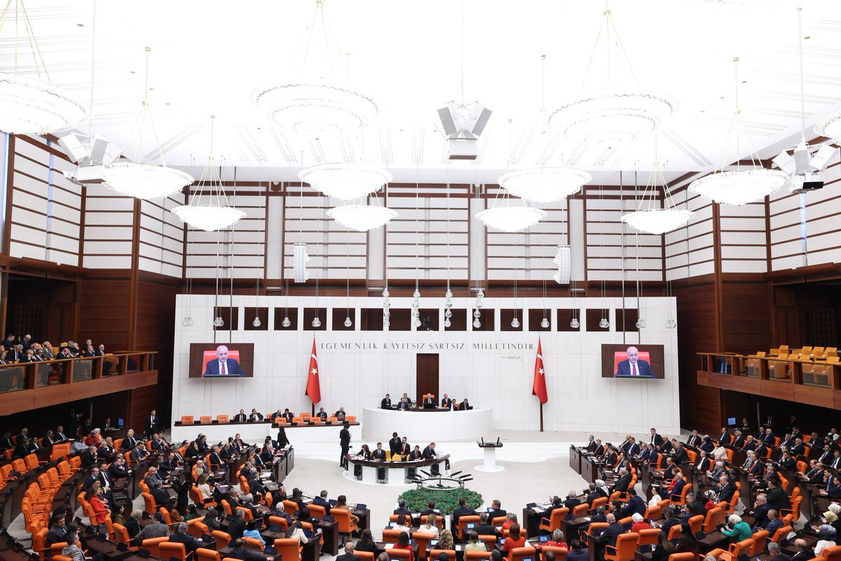 📍  <a href="/TBMMresmi/">TBMM</a>

Millî iradenin tecelligâhı olan Türkiye Büyük Millet Meclisi’nin 105. kuruluş yıl dönümü ve 23 Nisan Ulusal Egemenlik ve Çocuk Bayramı münasebetiyle düzenlenen 23 Nisan Özel Oturumu’na katıldık.