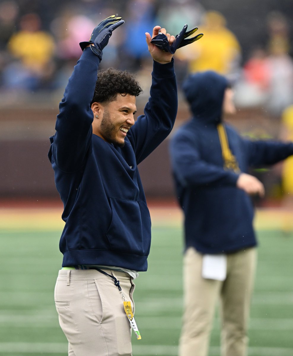 Blake Corum, the head coach of the Blue team at Michigan's spring game, wore khakis, cleats and receiver gloves.

Familiar look.