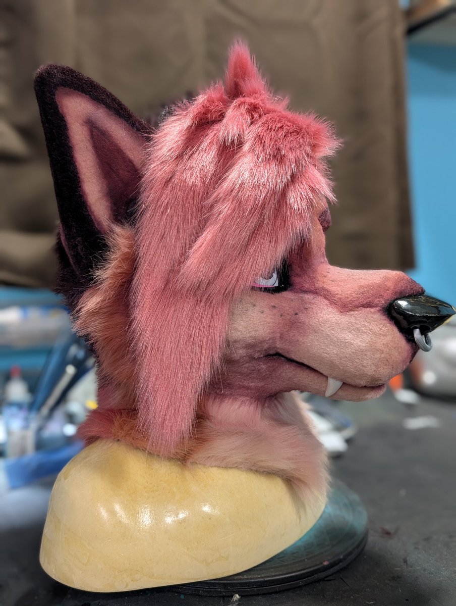 And ofc here is Vi 😁

Had to print some new piercings for her since I didn't have the right filament initially. 

I know she doesn't have a septum but the way I made this base I couldn't do it in the side of the nose and she could totally rock a septum anyway. It's removable too