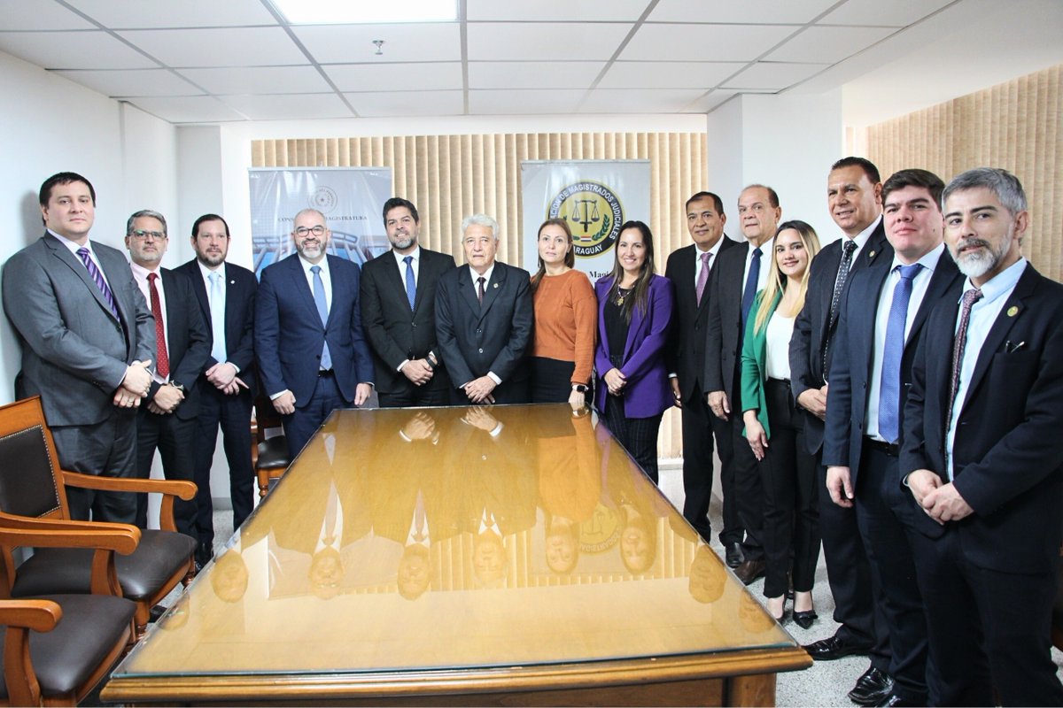En la mañana de este miércoles, se llevó a cabo el acto de formalización del Convenio Marco de Cooperación Interinstitucional entre el Consejo de la Magistratura – CM y la Asociación de Magistrados Judiciales del Paraguay - AMJP. 

El evento tuvo lugar en un ambiente de
