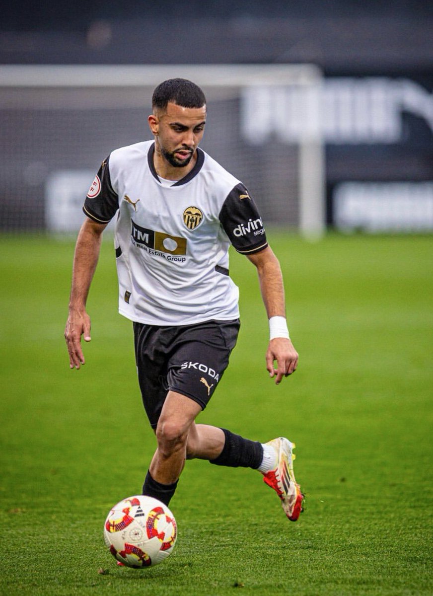 Hamza Bellari (‘03 | RW | 🇪🇸🇲🇦) 
<a href="/valenciacf/">Valencia CF</a> 

The end of his last season, and the flashes he has shown this season, have made him a player to be reckoned with in professional football, where this profile is not common. 

I think Hamza will debut in the first division this year.