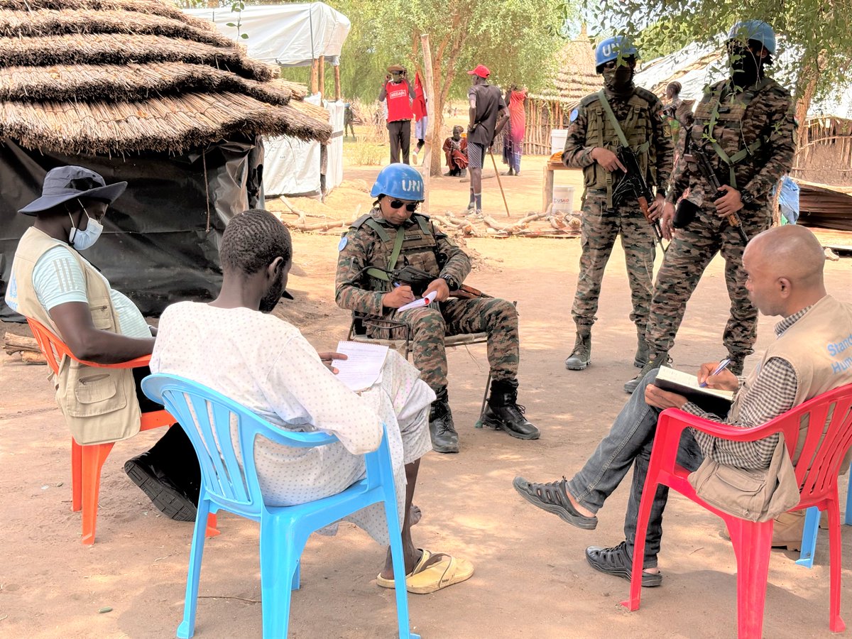 unmissmedia's tweet photo. 🕊️ #UNMISS peacekeepers from #India 🇮🇳 while patrolling Gumuruk and Manyabol in the Greater Pibor Administrative Area 🇸🇸, #SouthSudan,
✅ Assessed the security situation
✅ Interacted with communities to boost confidence
#A4P https://t.co/uE8r5vlLmH