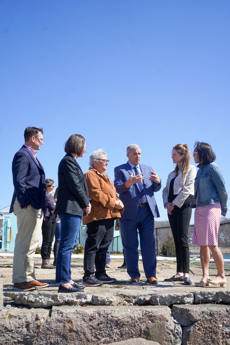 MassEOED's tweet image. EOED joined Sen. Bruce Tarr and Rep. Ann-Margaret Ferrante to tour the University of Massachusetts Amherst Gloucester Marine Station.

The facility is in the middle of major upgrades that will include new outdoor research and education spaces, installation of a living seawall and…