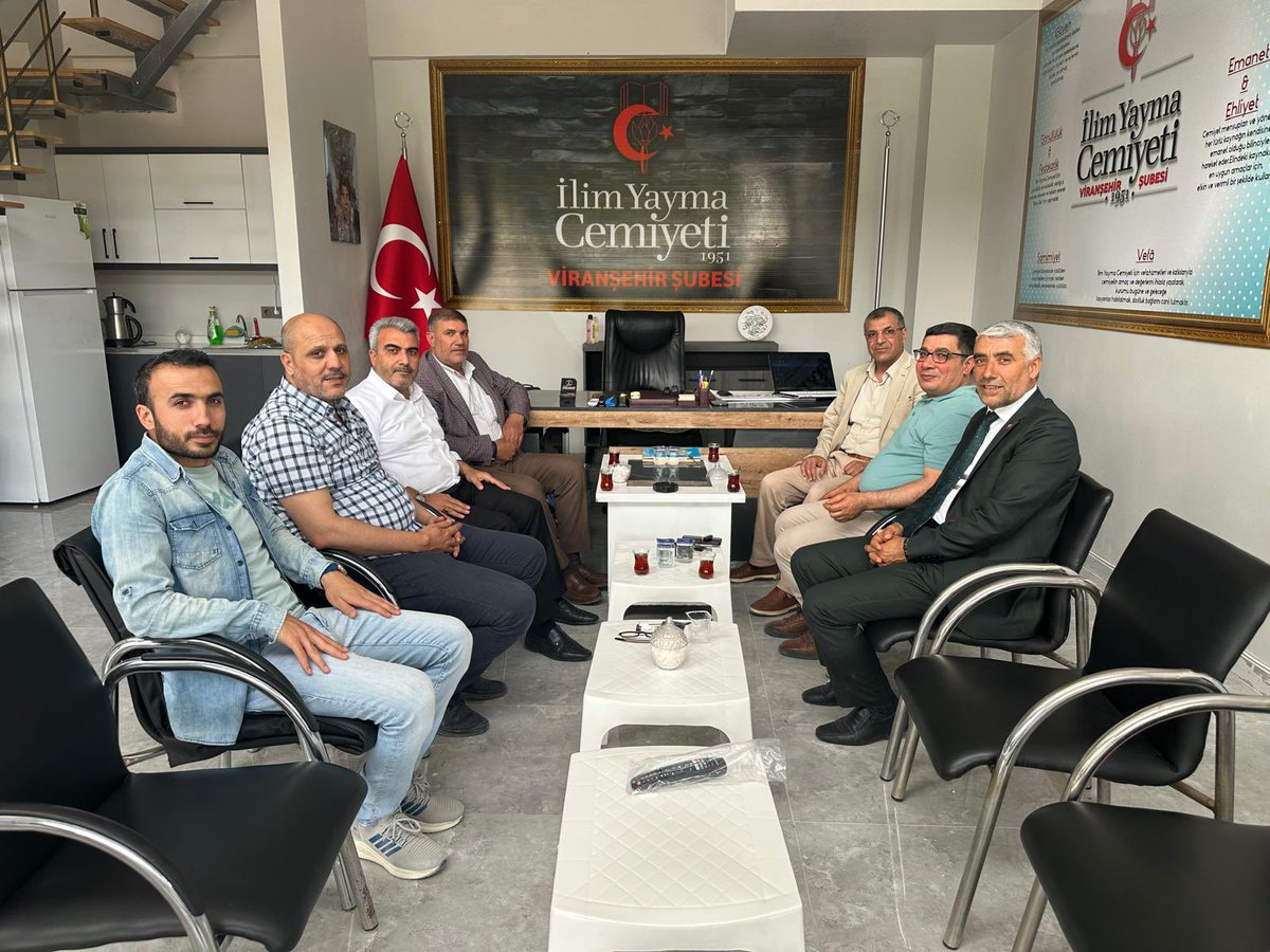 İYC Viranşehir (@iycviransehir) on Twitter photo Hayırlı olsun ziyaretinde bulunarak bizleri onure eden Şanlıurfa’dan değerli dostumuz Dr. Faruk Günak, Viranşehir Öğretmenevi Müdürü Halil Topkan ve İş İnsanı Hadi Diken beyefendiye teşekkür ederiz.
<a href="/mucahidgunaydin/">Mücahid GÜNAYDIN</a>
<a href="/CuneydYavuz/">cüneydyavuz</a> Hayırlı olsun ziyaretinde bulunarak bizleri onure eden Şanlıurfa’dan değerli dostumuz Dr. Faruk Günak, Viranşehir Öğretmenevi Müdürü Halil Topkan ve İş İnsanı Hadi Diken beyefendiye teşekkür ederiz.
<a href="/mucahidgunaydin/">Mücahid GÜNAYDIN</a>
<a href="/CuneydYavuz/">cüneydyavuz</a>