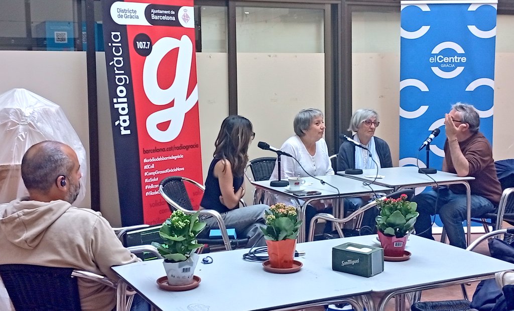 Olga HM 🎗 (@olga_hm) on Twitter photo 🌹 I ja portem 5 edicions de la trobada d'autores de #Gràcia al <a href="/ELCENTREGRACIA/">EL CENTRE GRÀCIA</a>!
📖 Espai on podem conèixer i comprar les darreres novetats d'escriptores gracienques.
🎙️Enguany, a més, hem comptat amb <a href="/radio_gracia_/">Ràdio Gràcia</a> que ha emès en directe durant el matí. 🌹 I ja portem 5 edicions de la trobada d'autores de #Gràcia al <a href="/ELCENTREGRACIA/">EL CENTRE GRÀCIA</a>!
📖 Espai on podem conèixer i comprar les darreres novetats d'escriptores gracienques.
🎙️Enguany, a més, hem comptat amb <a href="/radio_gracia_/">Ràdio Gràcia</a> que ha emès en directe durant el matí.