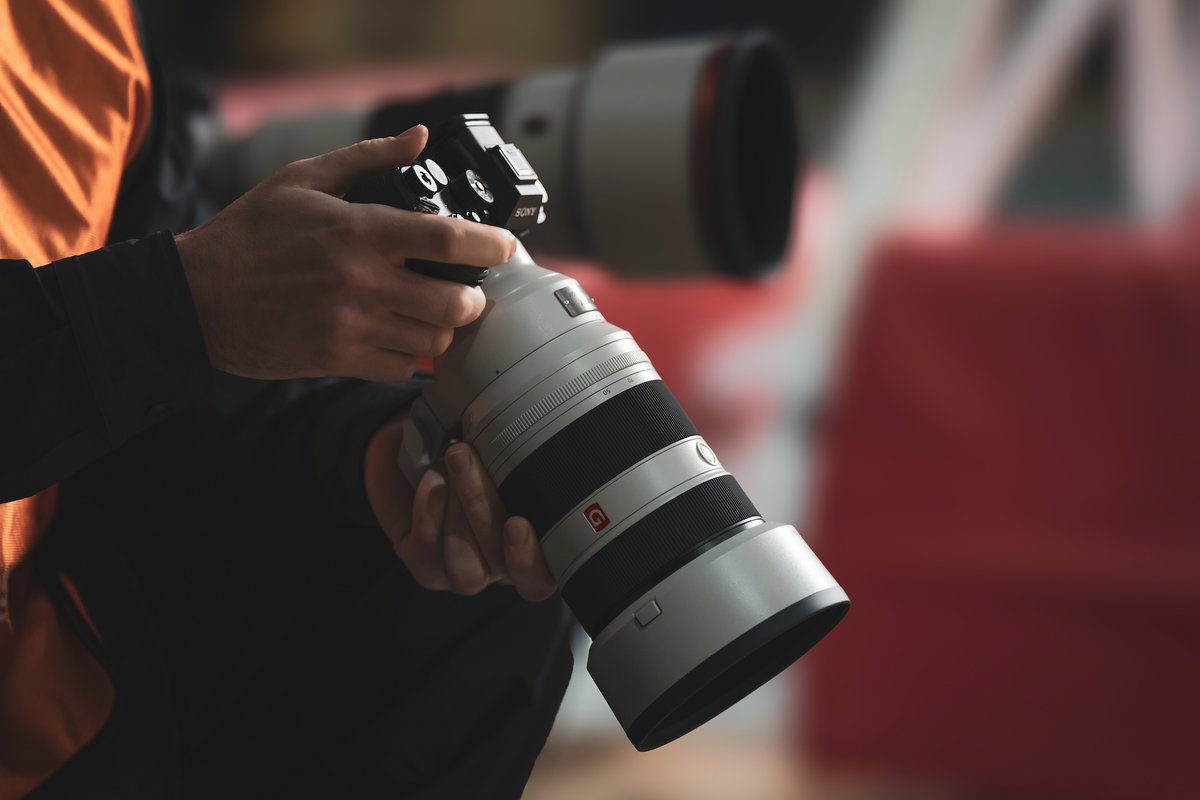 Meet the new Sony FE 50-150mm f/2 GM lens!
This all in one f/2 lens covers a wide range with a large aperture making it perfect for many kinds of shooting including sports, weddings and events, nightlife and more!
Preorder yours via the link in our bio today!
#robertscamera