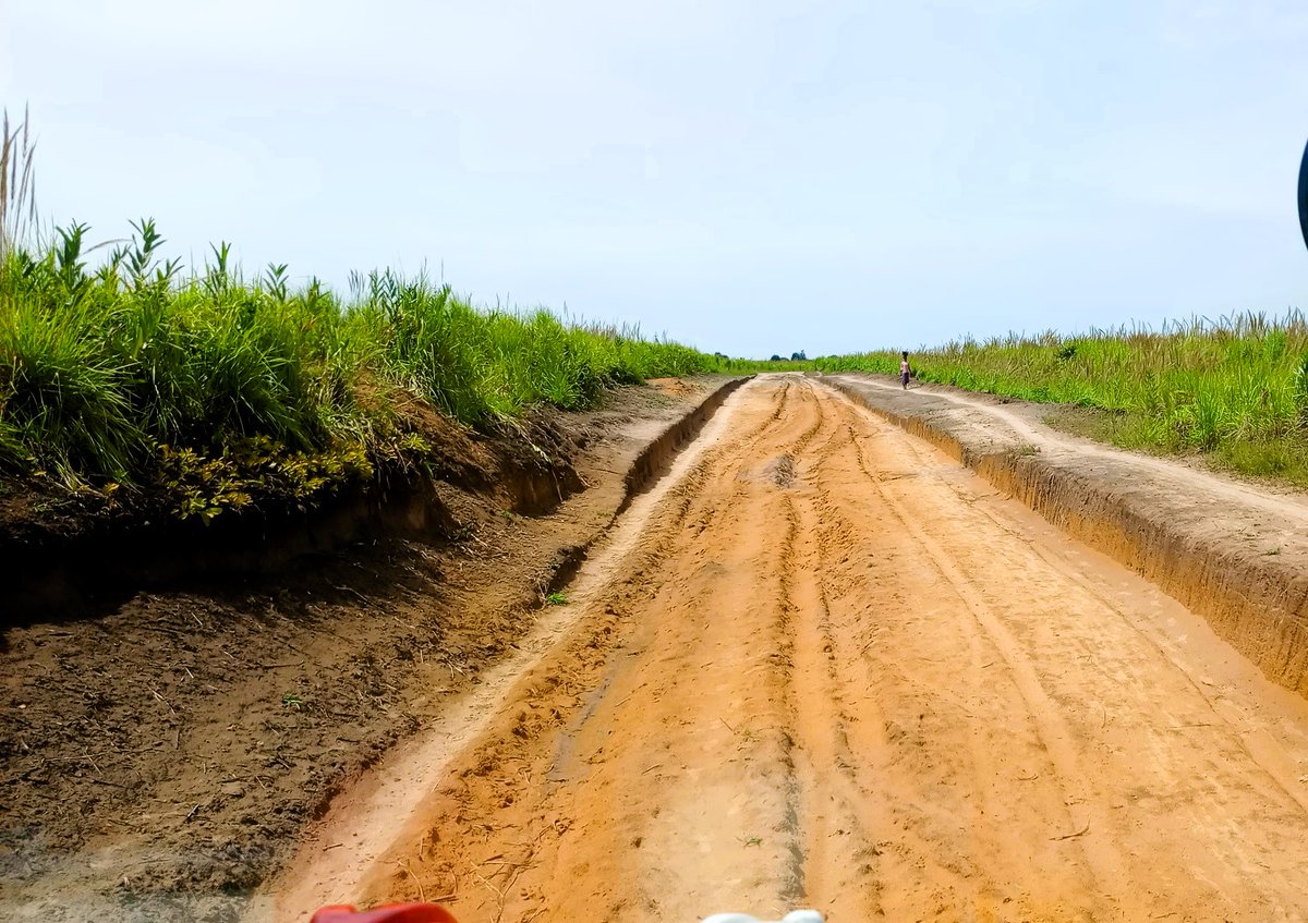 OvdaRdcOff's tweet photo. OVDA PROVINCE DU KWANGO VIENT DE CLÔTURER LES TRAVAUX D'ENTRETIEN DES ROUTES D'INTERET LOCAL DE PLUS DE 297km.👇🏻https://t.co/9nIVsvbzWw
Découvrez d'autres informations sur notre site Web :https://t.co/EzDhhToagx
#Mongala #Ovda #rdc
#Communication
https://t.co/9nIVsvbzWw https://t.co/i0yLQORlYv