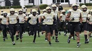 Jacobrathbone70's tweet image. After a great workout and talk with @CoachRoyston ,I am blessed to receive my 19th DI Offer from Wofford University!!! @wcsPHScr @pagefootball @Coachwolff54 @CSmithScout @joe_spears7 @615Preps @SBurton615 @SportsSouthTN @RyanCallahan247