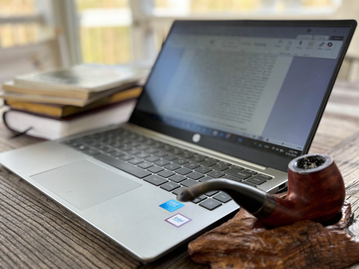 vkaramurza's tweet image. Dear friends, I am currently working on a book and will be focusing on it for some time, which will inevitably mean cutting down on media engagements and public events. Please bear with me as I will be very slow to respond to messages and react to requests. Thank you for your…